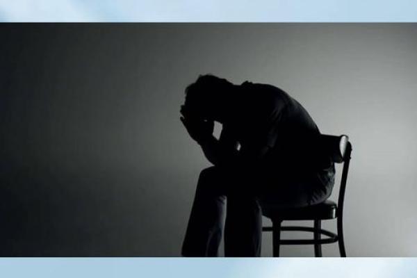 蛇女运程走势：关注人际关系与个人成长