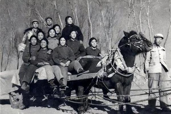 1952年万年历表：揭秘那个时代的岁月流转